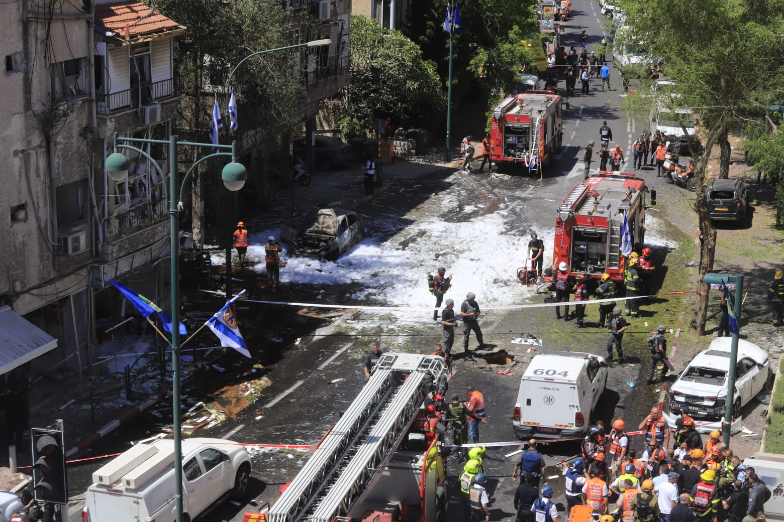 Ein 50-jähriger israelischer Mann wurde am Samstag (15.05.) bei einem Raketenangriff in Ramat Gan, einer Stadt in der Nähe von Tel Aviv, getötet.